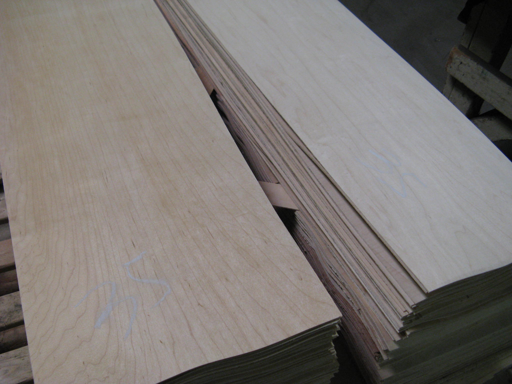12" x 45" 1/16" Maple Veneer - 70 Sheets - 10 decks - Marwood Veneer